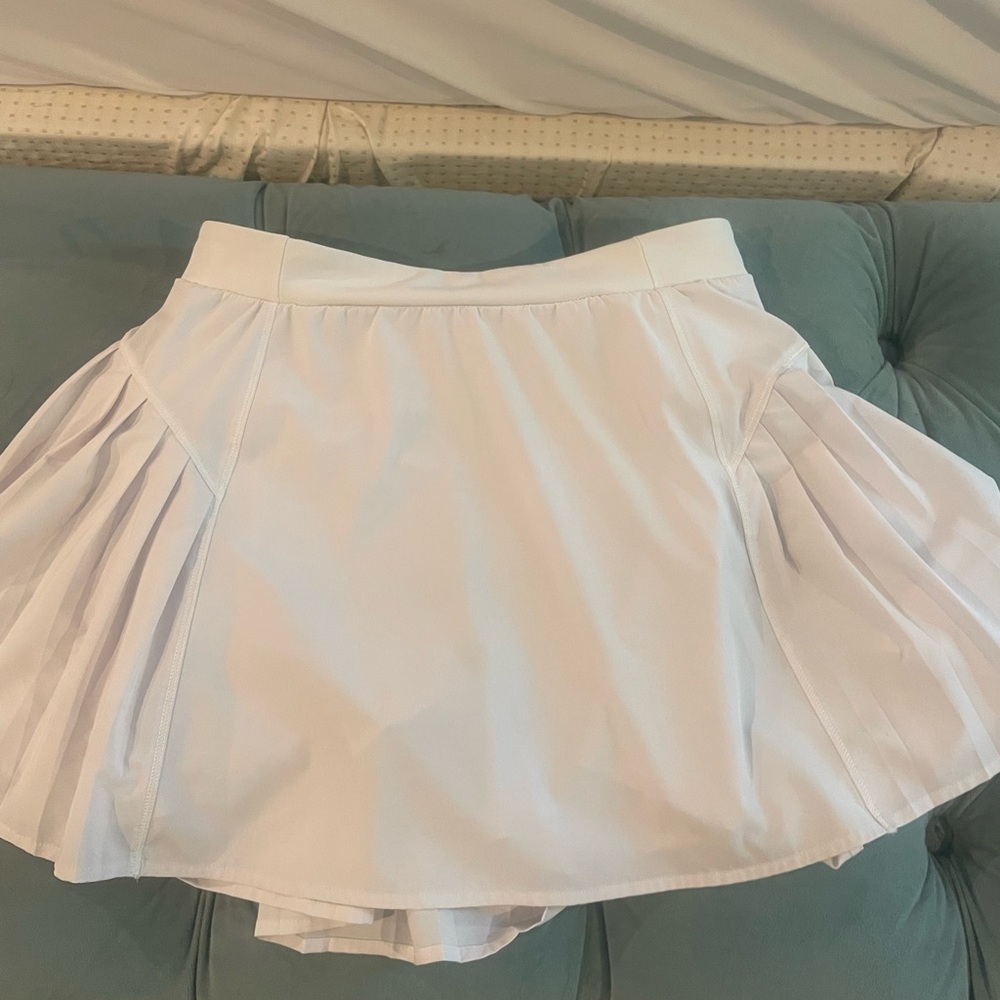 SPANX pleated white tennis/golf Skort/skirt